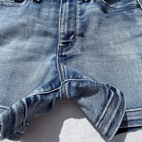Judy Blue Light Blue Jean Shorts - Picture 7 of 13
